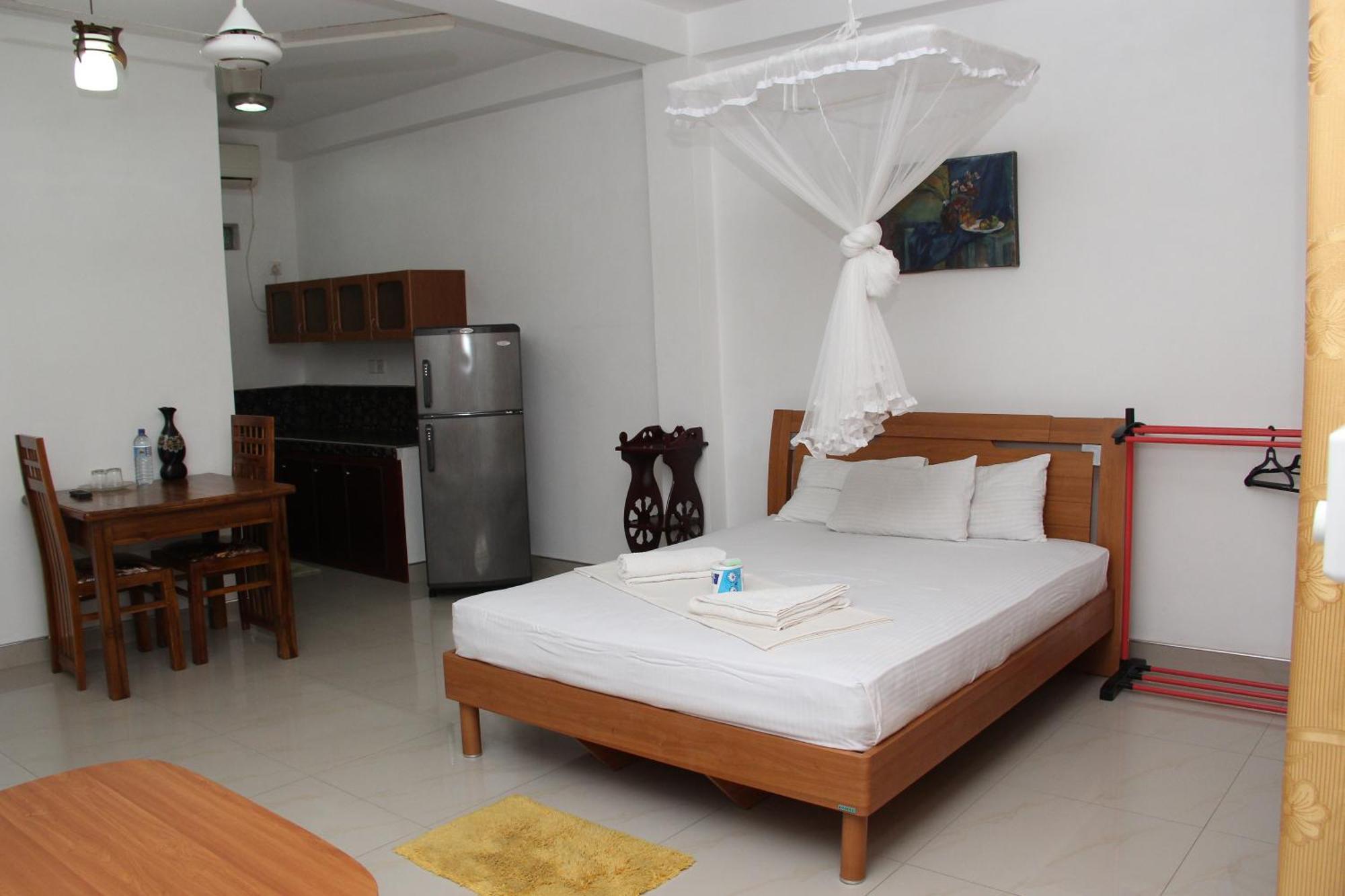 Shanith Guesthouse Негомбо Номер фото