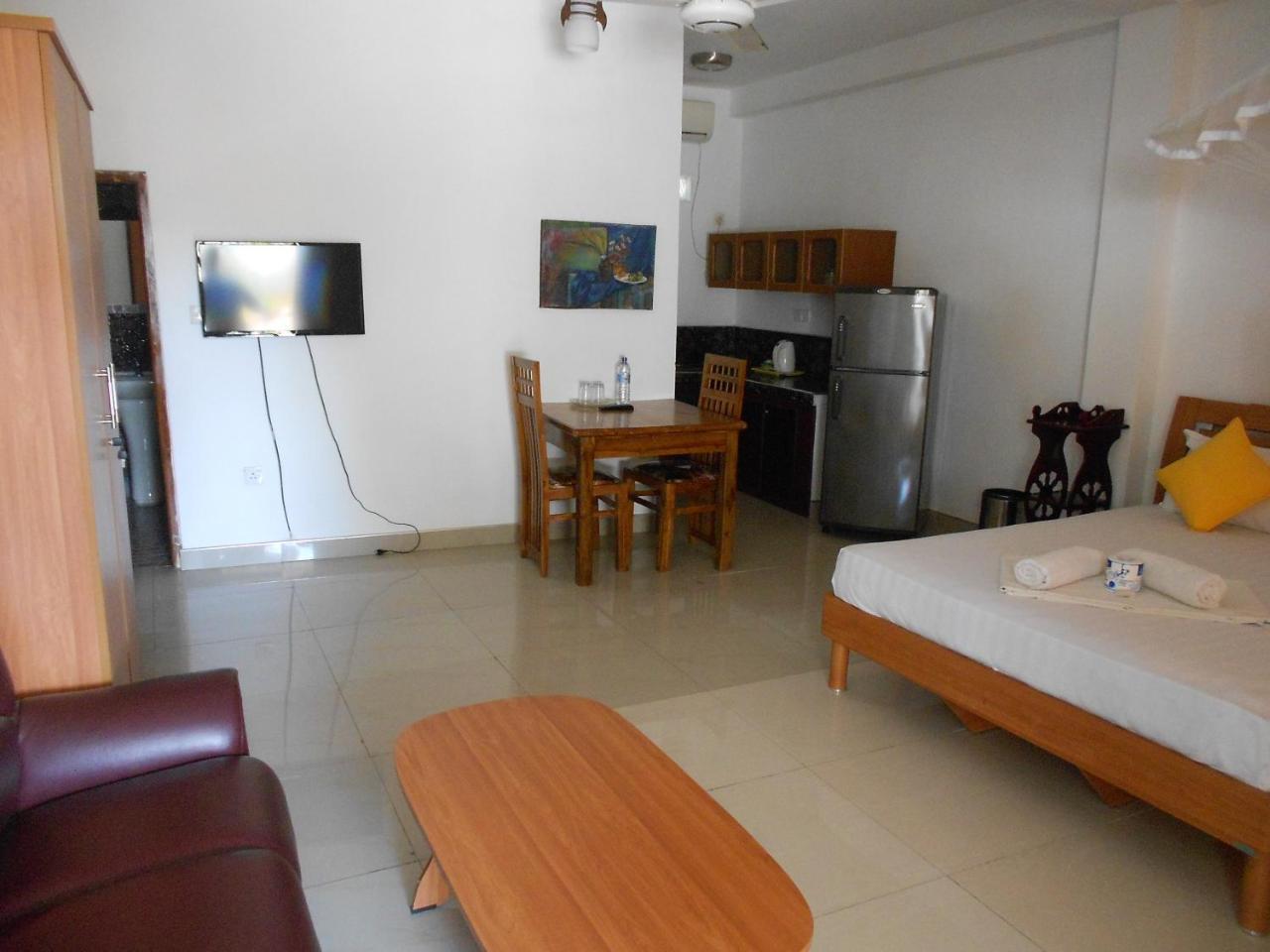 Shanith Guesthouse Негомбо Екстер'єр фото