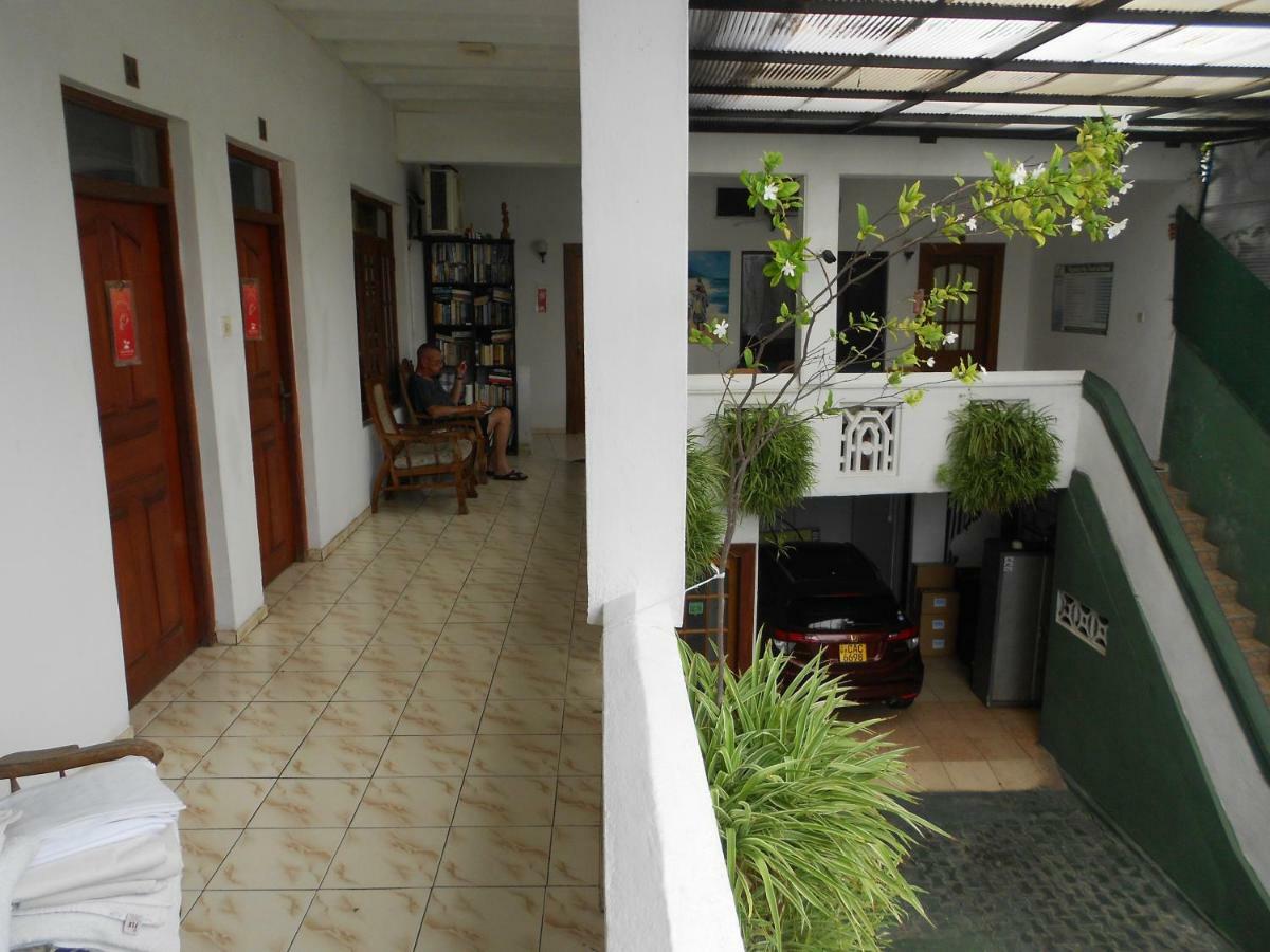 Shanith Guesthouse Негомбо Екстер'єр фото